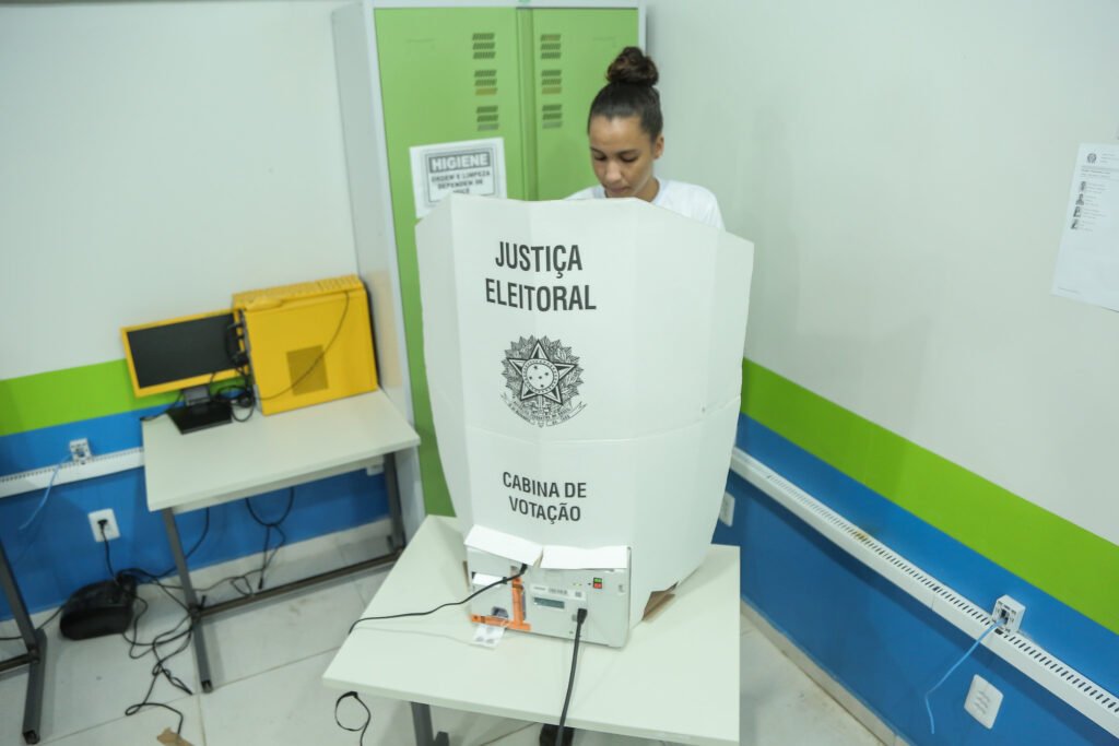 Eleição para escolha dos Parlamentares Jovens de 2024, projeto da ALE-RR, contou com grande participação de alunas - foto Eduardo Andrade1