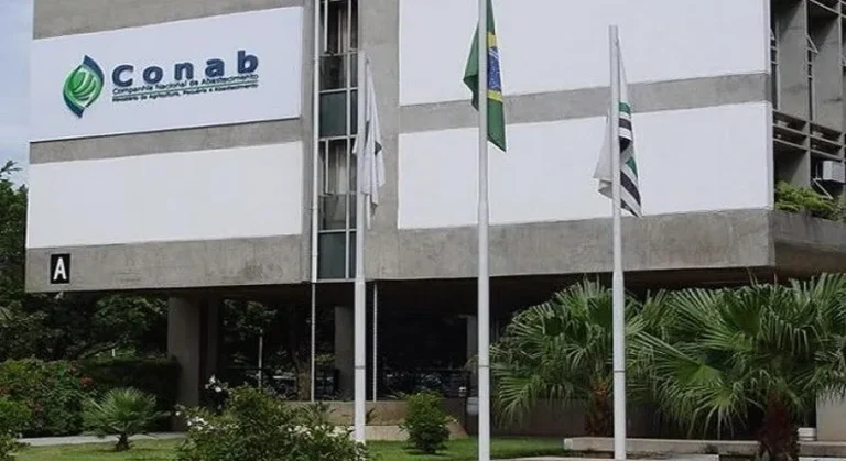 2021-05-24-conab-empresa-demite-trabalhadores-experientes-sem-garantir-seus-direitos-282