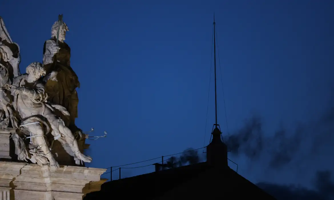 2025-05-07t190315z_1171517946_rc27deakrlit_rtrmadp_3_pope-succession_2