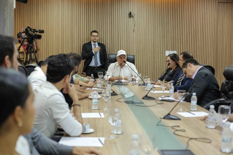 Comissão Especial da ALE-RR se reunião com representantes do governo e de candidatos ao pleito 3