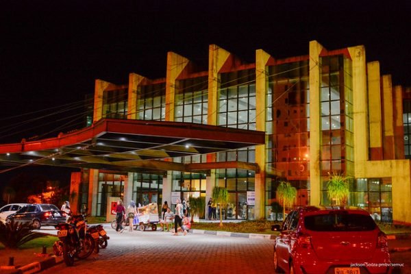 Teatro-de-Boa-Vista-entrada-principal-300x200@2x