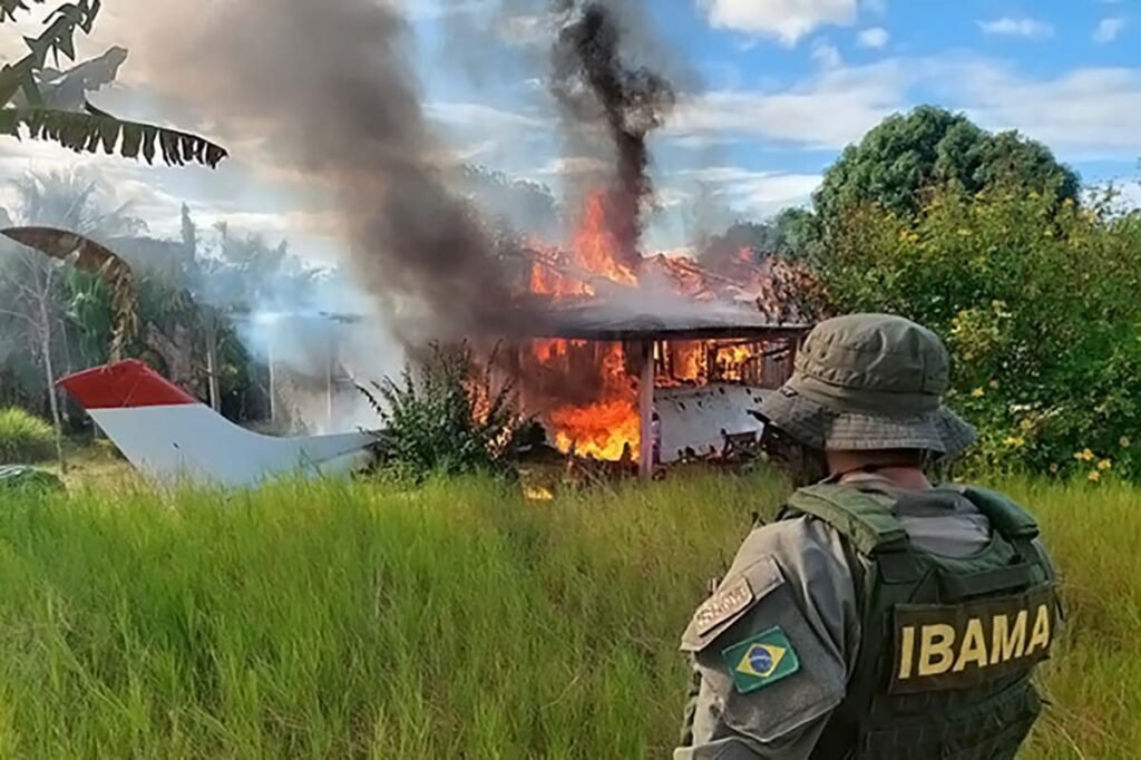 fogo-aviao-yanomami-1024x682