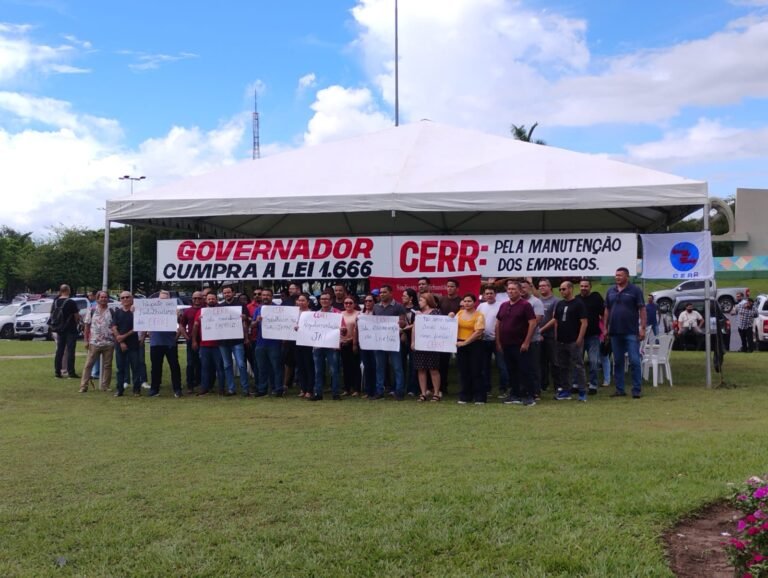 servidores da CERR protestam contra anúncio de demissão (1)