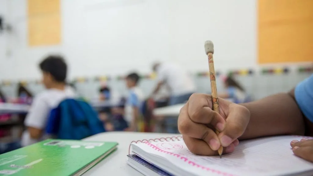 pdSHyAyE-alunos-apoiados-escola-guerra-ucrania-1024x576-1-jpg