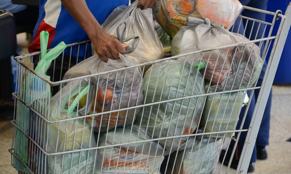 Cesta-Basica_Agencia-Brasil_Fernando-Frazao