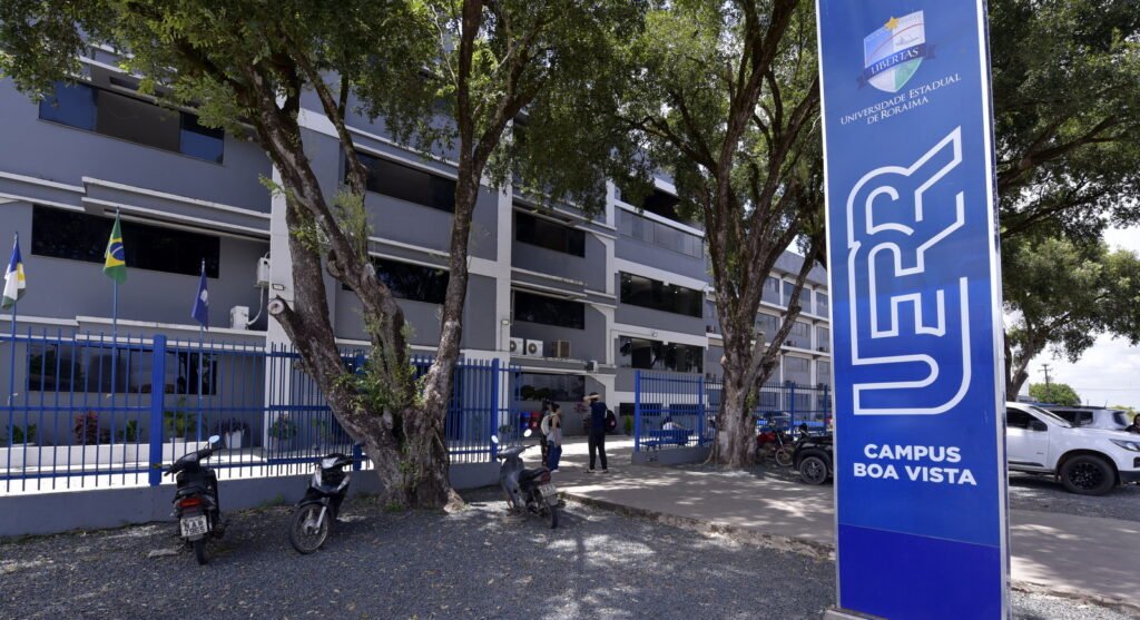 Fachada-Campus-Boa-Vista-UERR-2-1024x557