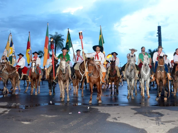 a_cavalgada_fez_parte_da_comemoracao_do_dia_do_gaucho_nesta_sexta-feira_20