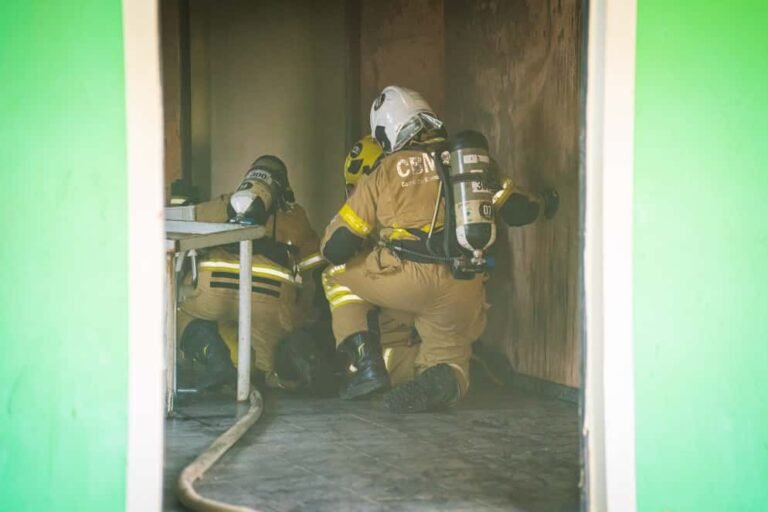 Aula-pratica-para-simular-incendio-em-residencia_Ederson-Brito-Secom-RR-5