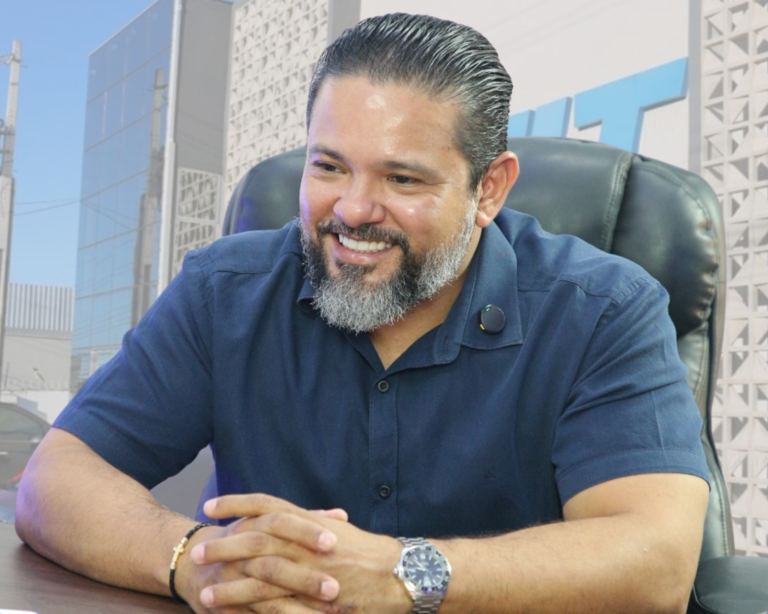 Blank 3 Panel Portraits Comic Strip (3)