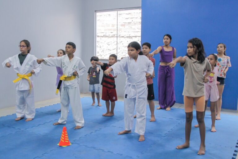 Aula de caratê CCJUV