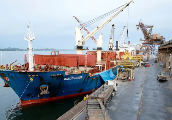 2020-12-04t162033z_1555226645_rc2ggk9d2534_rtrmadp_3_brazil-soybeans-imports_1