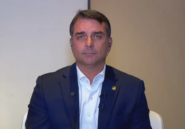 BR_CNN_150526_LINK_ENTREVISTA_FLAVIO_BOLSONARO_frame_23722