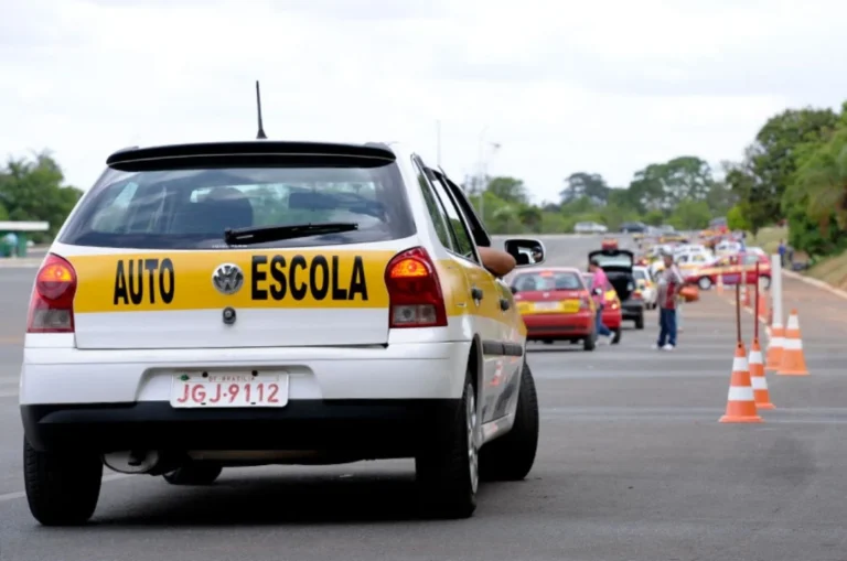 autoescola-foto-Lia-de-PaulaAgencia-Senado-cnh-habilitacao-1158x768-1