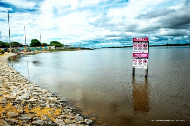 Rio-Branco-ultrapassa-cota-de-alerta-e-Defesa-Civil-reforca-monitoramento-em-Boa-Vista-Ft-FERNANDO-TEIXEIRA1-1-1000x667