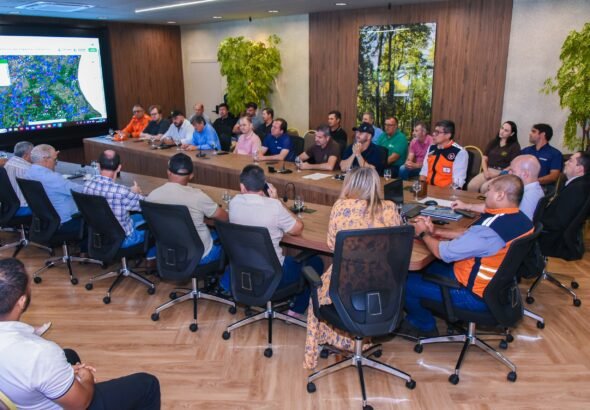 Governo de Roraima reúne setor produtivo para discutir impactos e ações preventivas_Neto Figueredo-SECOM RR (5)