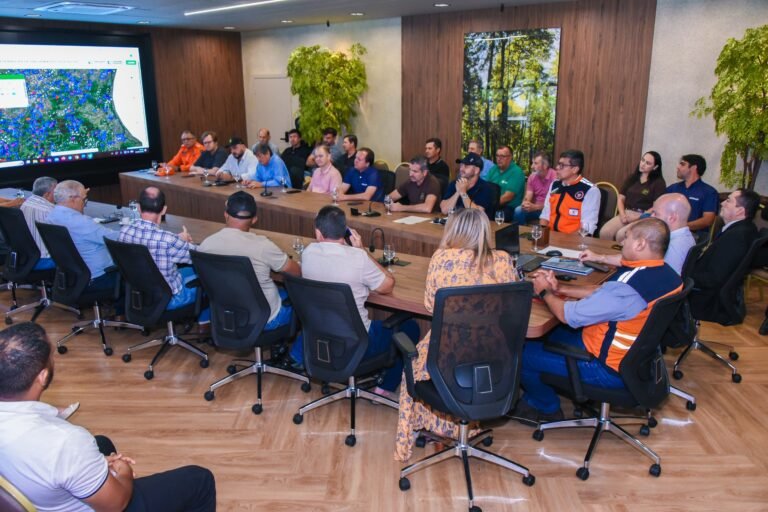 Governo de Roraima reúne setor produtivo para discutir impactos e ações preventivas_Neto Figueredo-SECOM RR (5)