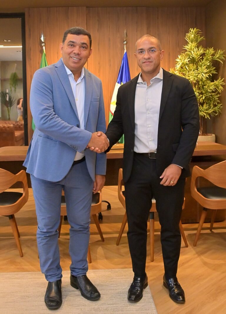Governador Soldado Sampaio recebe Arthur Henrique e autoriza compartilhamento de dados com nova equipe_Fernando Oliveira-SECOM RR (2)