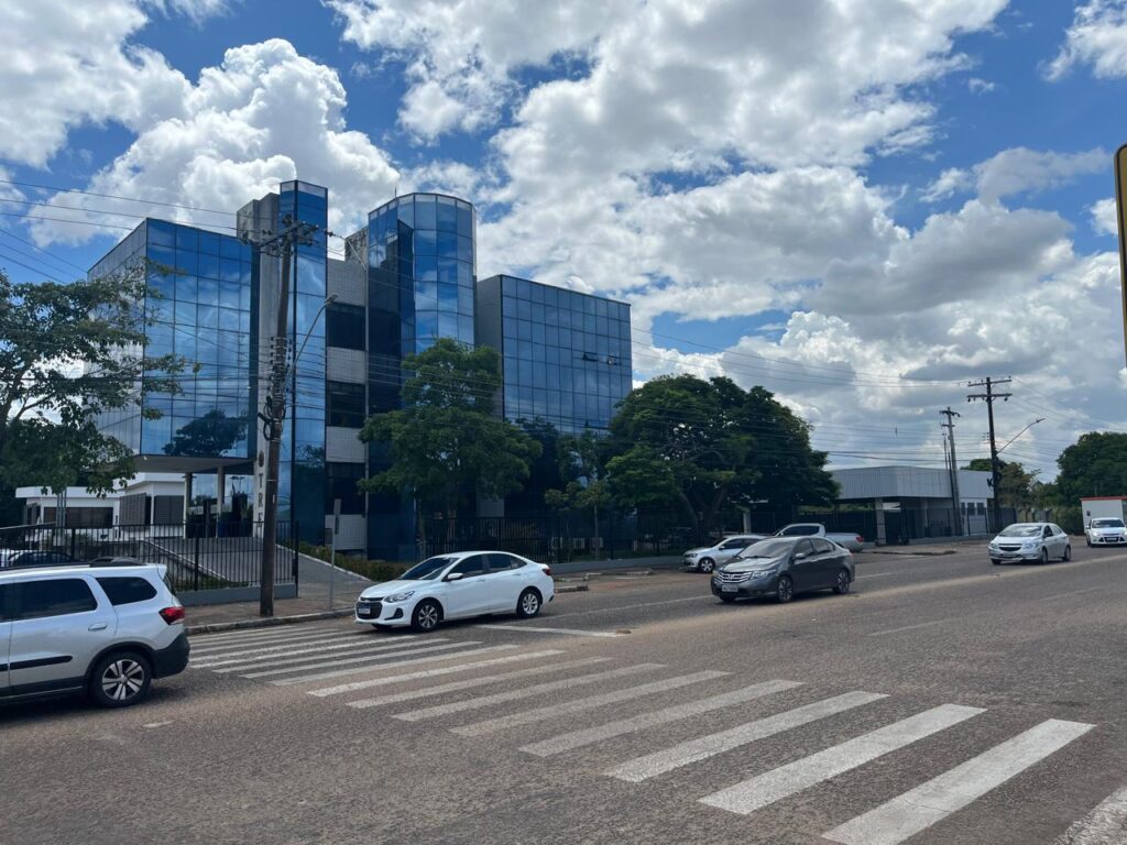 Interdicao-em-frente-a-sede-do-TRE-RR_Ascom-Detran-RR-1024x768.jpe