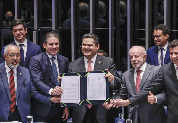 Promulgada Emenda escala