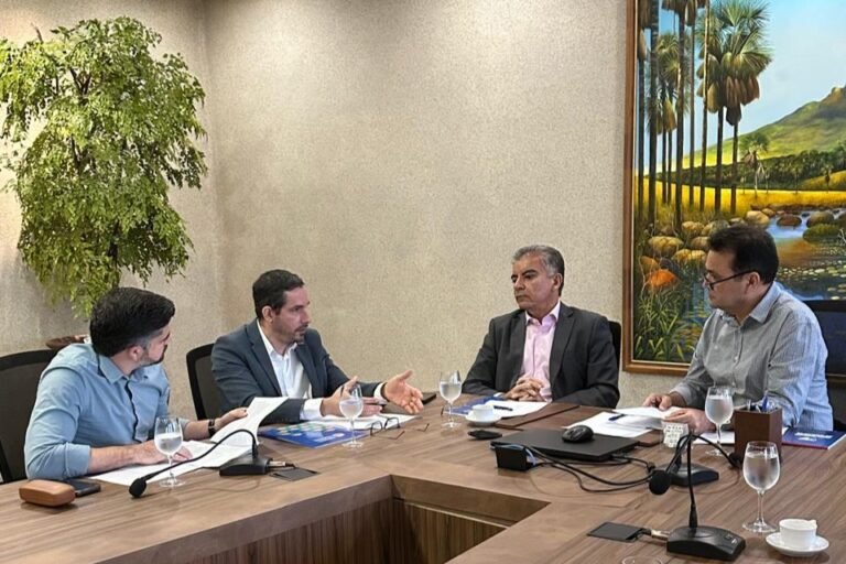 Secretário da Casa Civil recebe presidente do TCE-RR para falar sobre transição de governo_SECOM RR (3)